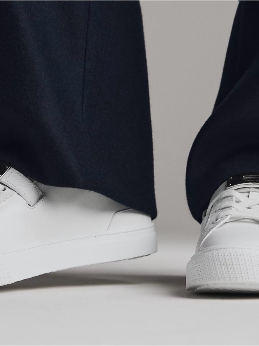 BRAND NEW! Hermes Day Sneaker. White perforated leather. Size: EU 39/US 8.5. - Picture 11 of 14